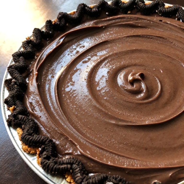 No-Bake Chocolate Peanut Butter Pie
